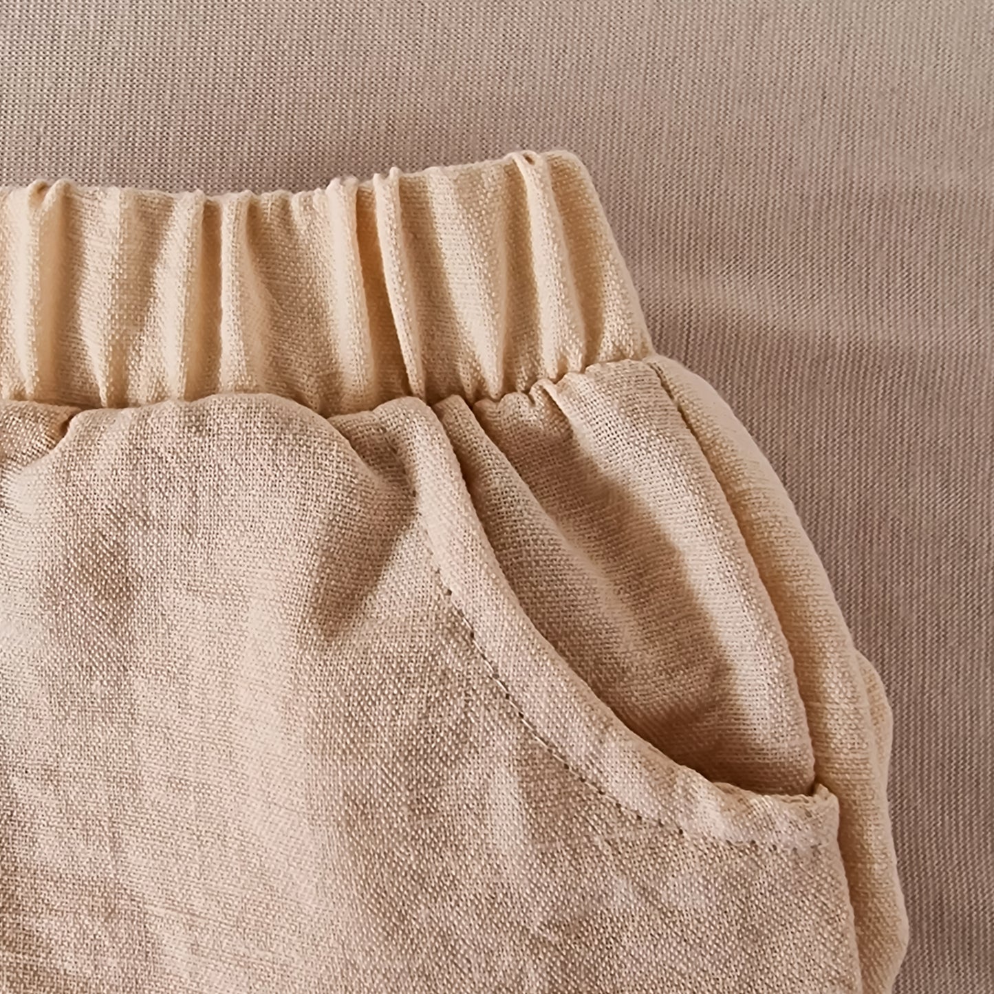 Ensemble d'été pour garçon – T-shirt noir et short beige | Cool et confortable