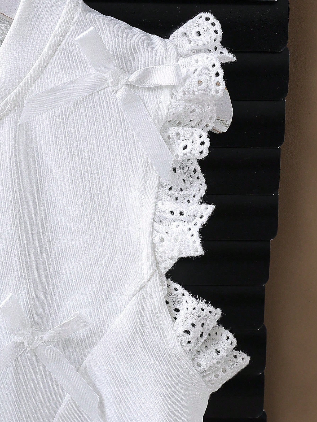 Ensemble 2 pièces d'été pour petite fille : haut à nœud et pantalon large en dentelle