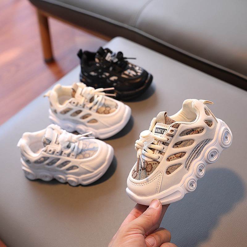 Light up your little one's style with our Unisex LED Sneakers - A Cool and Stylish Addition to Any Outfit! - IRRAKIDS