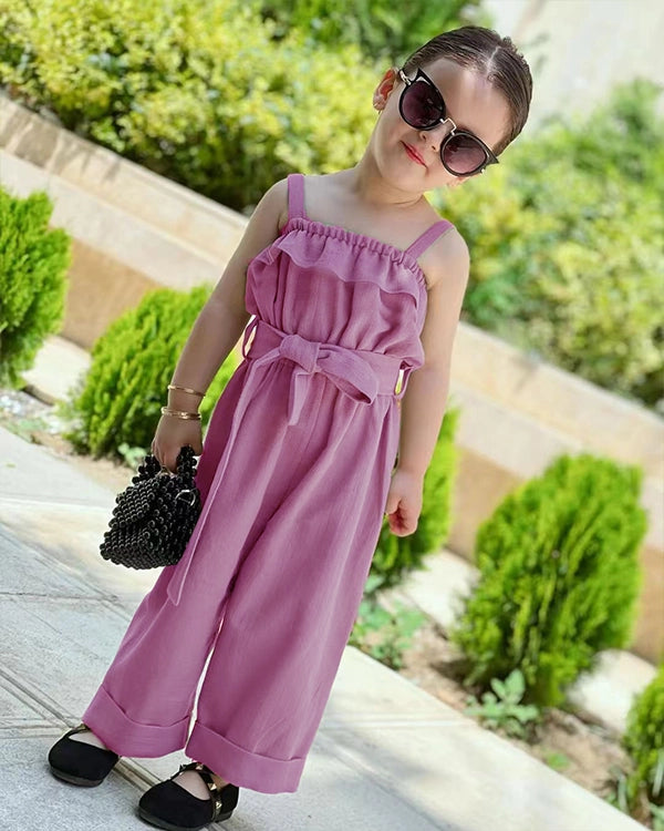 Combinaison élégante pour fille avec ceinture à la taille, idéale pour les occasions estivales.