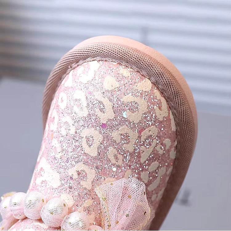 Elegant girls shoes with shiny pearl bow - IRRAKIDS