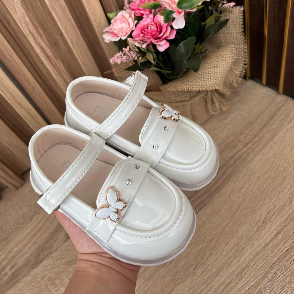 Girls' glitter shoes with butterfly buckle and LED lights - for a stylish and light-up look