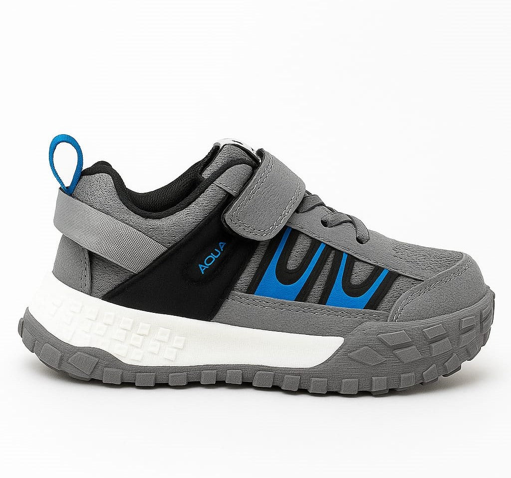 Step Up in Style – Durable & Trendy Sneakers for Kids!
