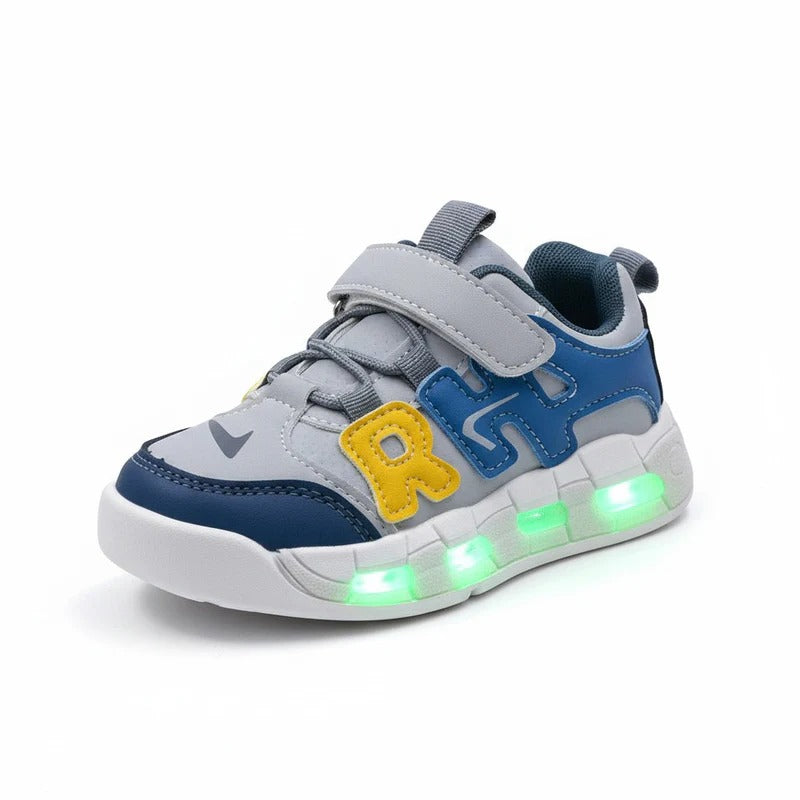 Fashionable and comfortable kids' sneakers 👟✨ Perfect for girls and boys in spring and fall 🍂🌸 Made of water-resistant leather 💧 for lasting style and warm comfort!