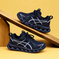 Baskets sportives pour enfant en mesh avec détails latéraux contrastants, semelles ajourées sculptées et fermeture à lacets ou auto-agrippante — Chaussures de tous les jours