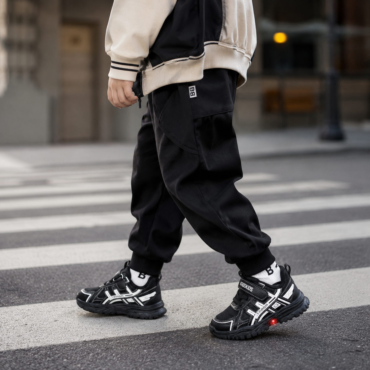 Kids LED Light-Up Sneakers – Lightweight Breathable Shoes with Velcro Closure and Anti-Slip Sole