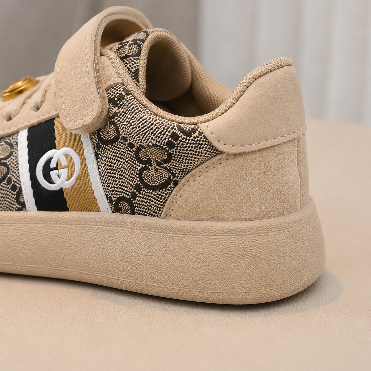 Premium Casual Sneakers – Stylish, Comfortable & Easy to Wear