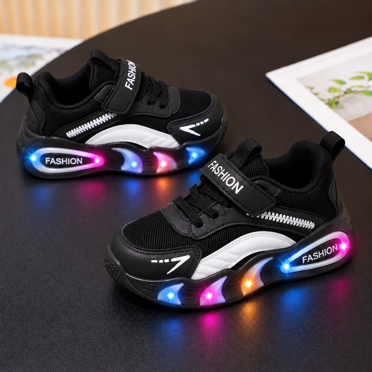 أحذية رياضية للأطفال بإضاءة LED – راحة وأناقة & مرح!