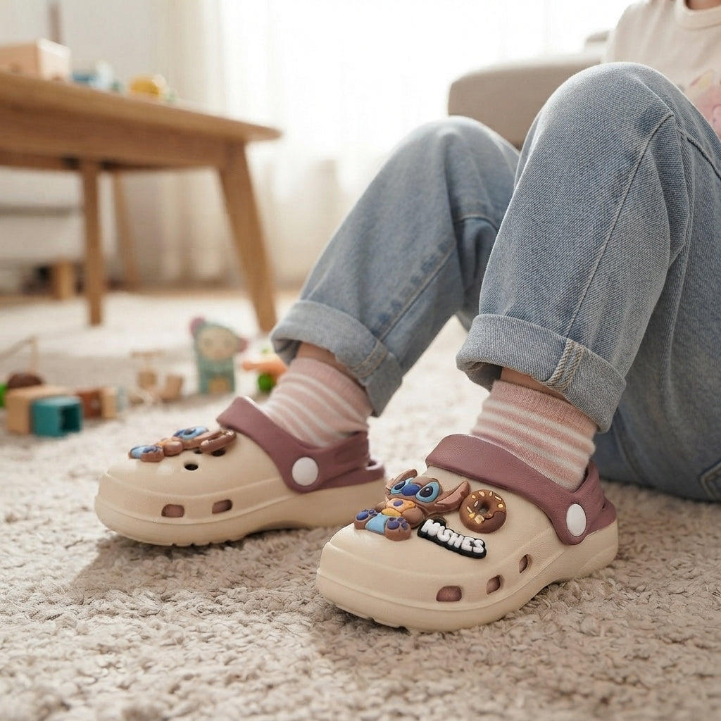 Sabots à motifs pour enfants – un style ludique pour les petits pieds