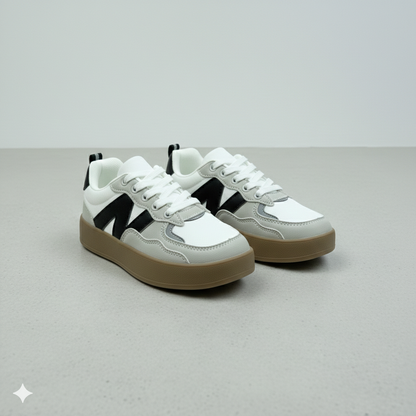 Baskets basses classiques pour enfants – Fermeture à lacets et à scratch | Chaussures résistantes pour tous les jours