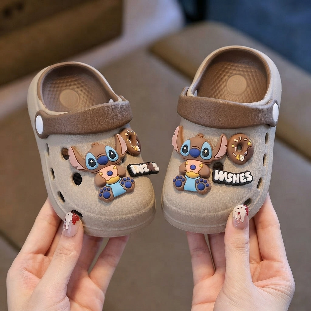 Sabots à motifs pour enfants – un style ludique pour les petits pieds