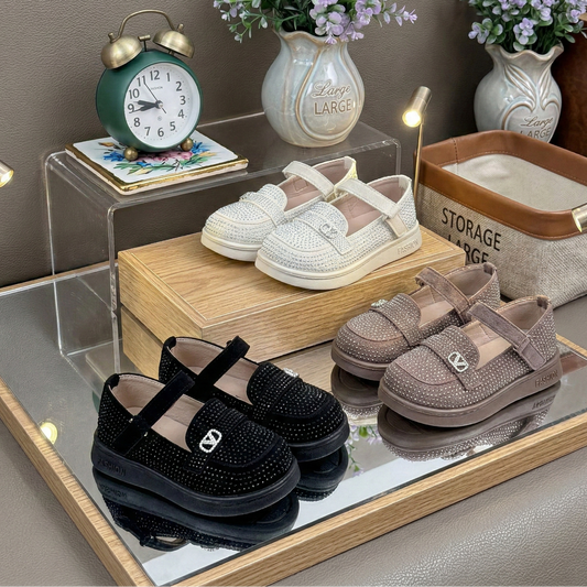 Luxury crystal embellished girls' shoes - elegance and comfort in every step!