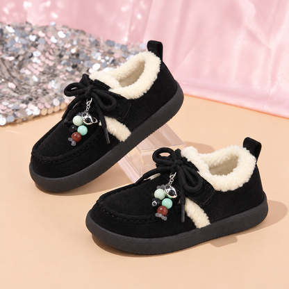 Mocassins pour enfants Little Charm avec garniture en polaire confortable, lacets à nœud et détails perlés colorés – Un style charmant pour l'automne et l'hiver
