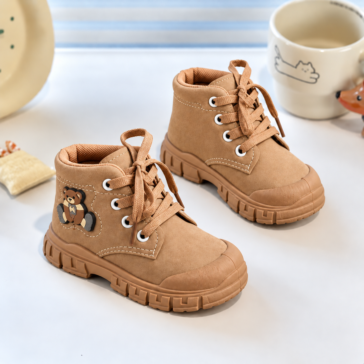 Bottines à lacets Teddy Bear pour enfants avec finition mate douce, col rembourré et semelle épaisse – Style automne et hiver au quotidien en beige, marron et noir