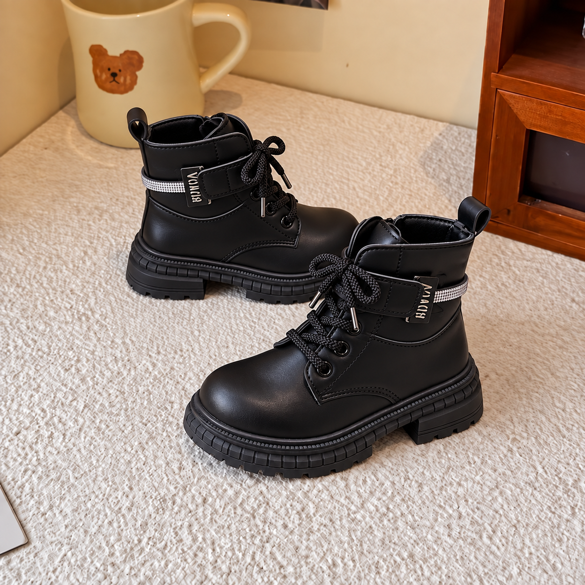 Bottines à lacets élégantes pour filles avec détails à brides scintillantes et semelles épaisses