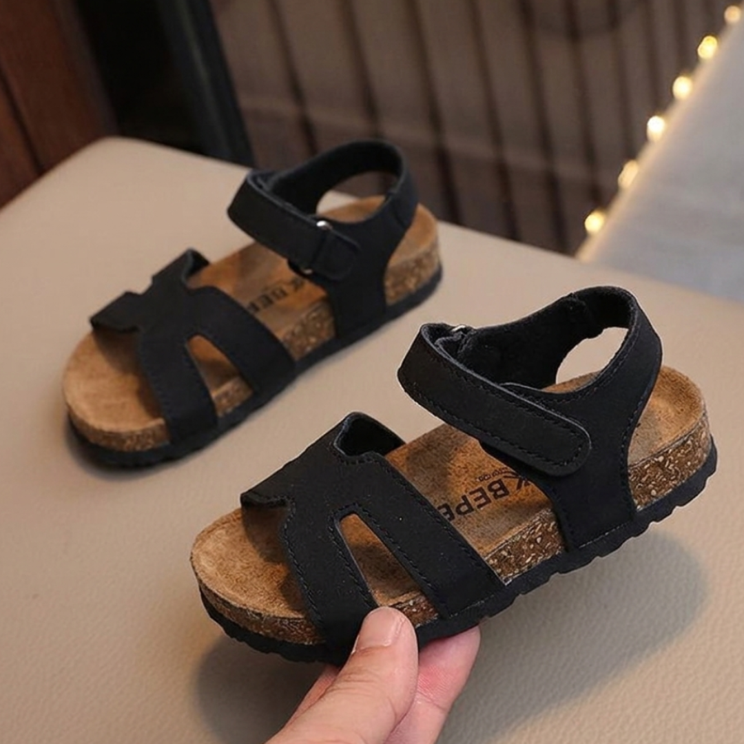 Sandales confort enfant – Légèreté et style estival ajustable
