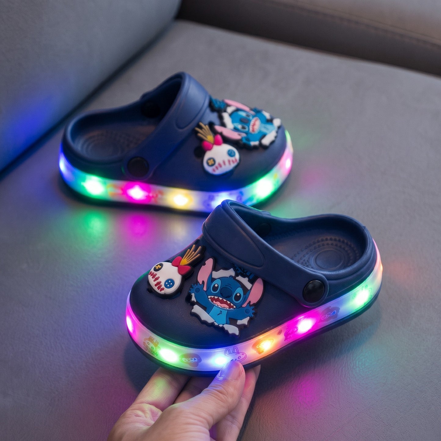 كروكس مريح باضاء جد قوية LED المفضلة للصغار ✨