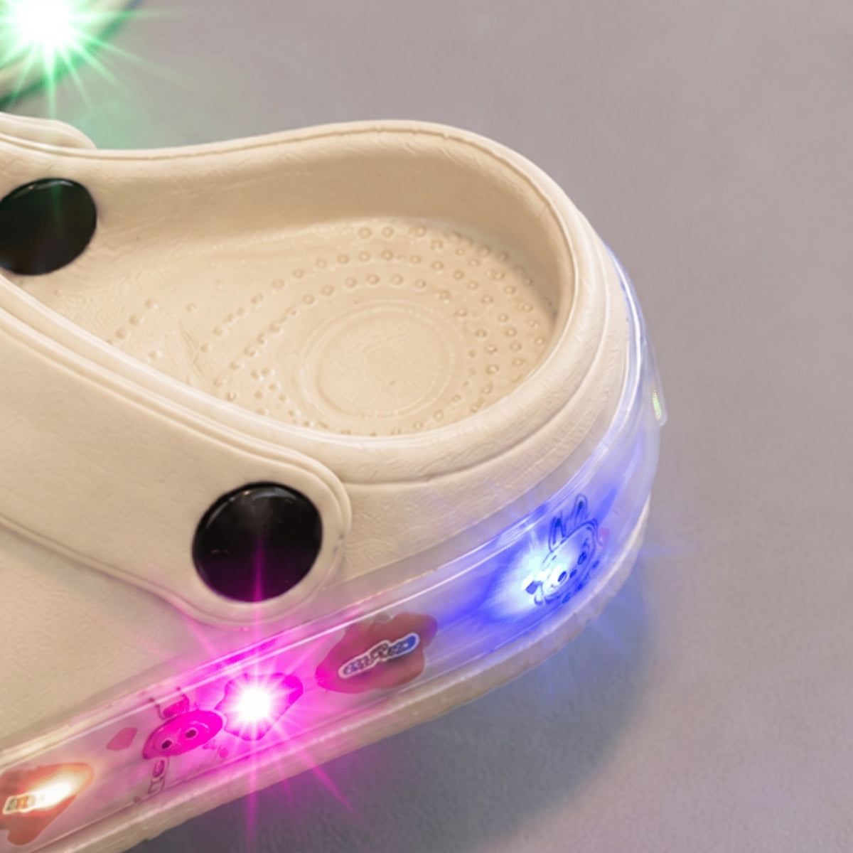 كروكس مريح باضاء جد قوية LED المفضلة للصغار ✨
