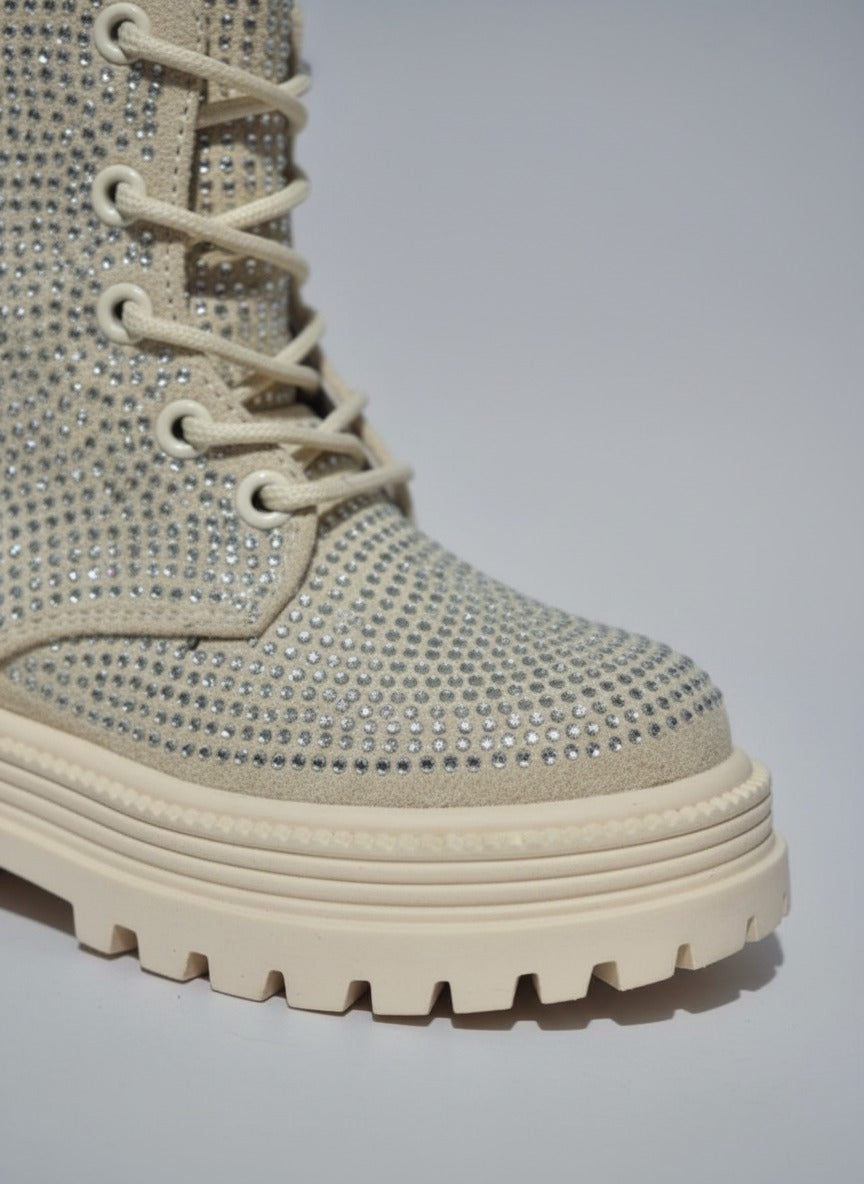 Stylish Ankle Boots for All-Day Comfort — Product image: Elevate your footwear game with these fashionable ankle boots, designed for all-