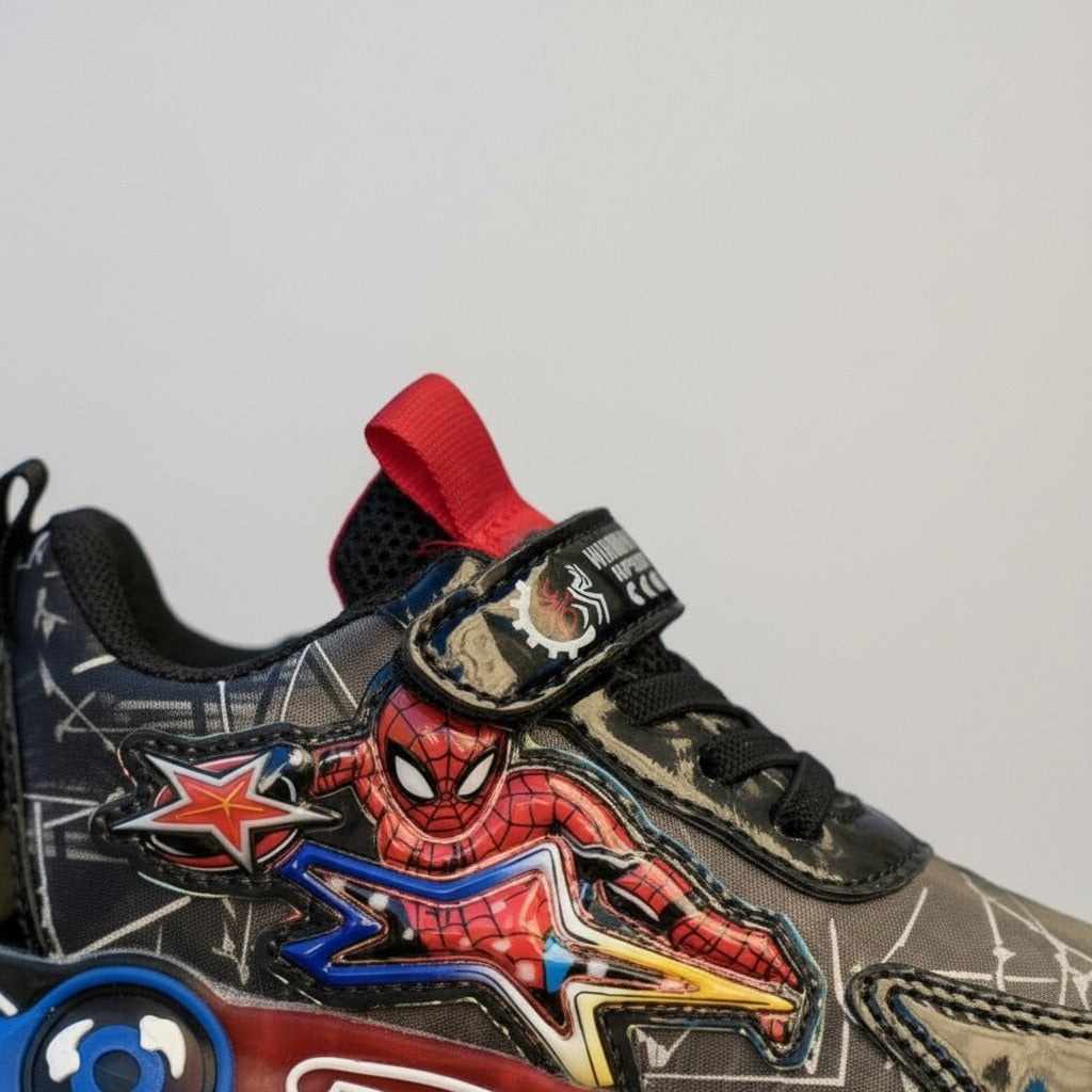 حذاء رياضي مضيء بطبعة سبايدر مان للمغامرات للأطفال