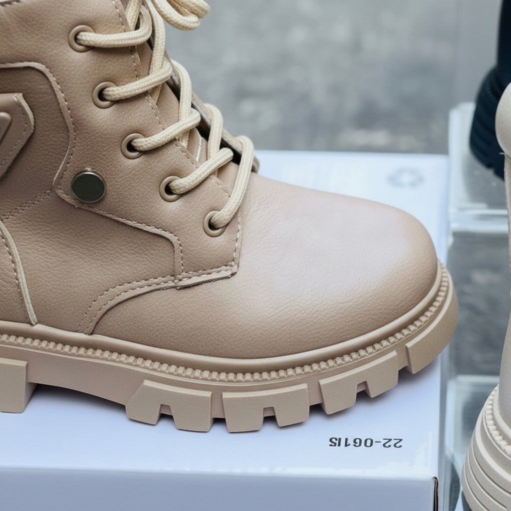Girls' Lace‑Up Combat Boots with Lug Sole — Product image: 