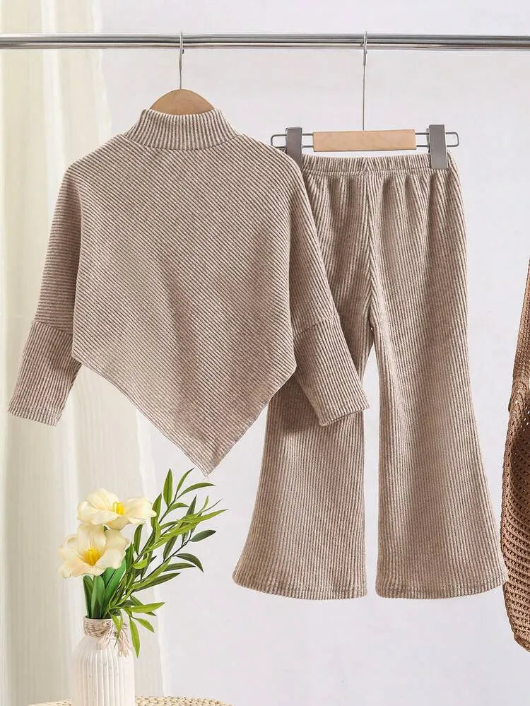 Girls’ Warm and Cozy Lined Two-Piece Winter Set with Bow-Detail High-Neck Top and Comfortable Wide-Leg Pants