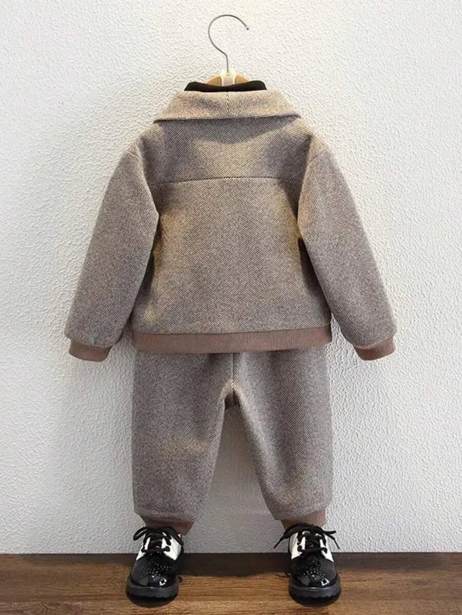 Ensemble trois pièces confortable en laine pour tout-petit, manteau, pull et pantalon